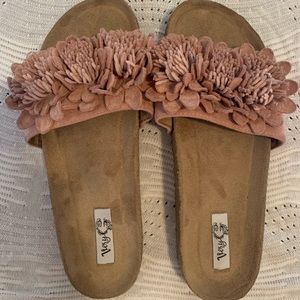 Women’s Slide on pink Sandals - Size 10